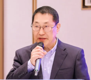 常务副会长星德春